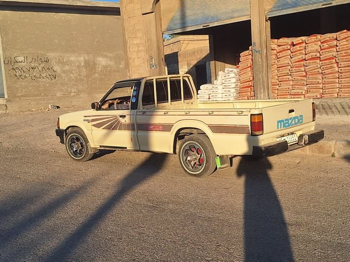 مازدا بيك اب 1992 - صورة 1
