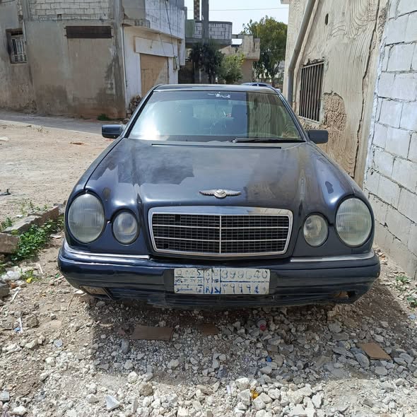 مرسيدس 200 2001 - صورة 4