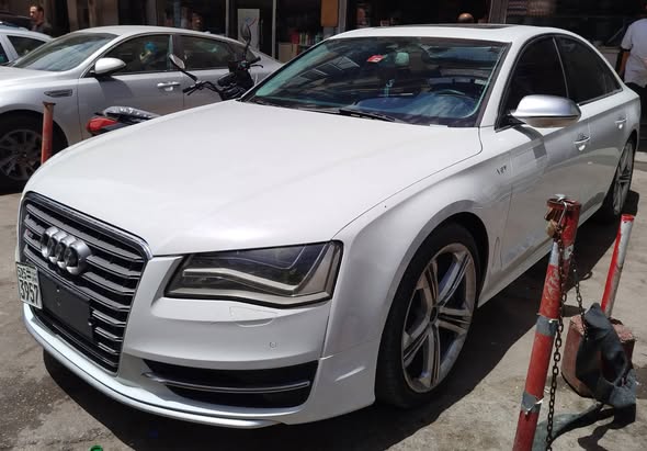 أودي S8 2013 - صورة 2