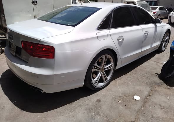 أودي S8 2013 - صورة 4