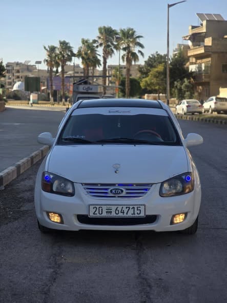 كيا سيراتو 2004 - صورة 4