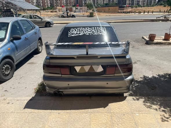 ميتسوبيشي لانسر 1993 - صورة 4