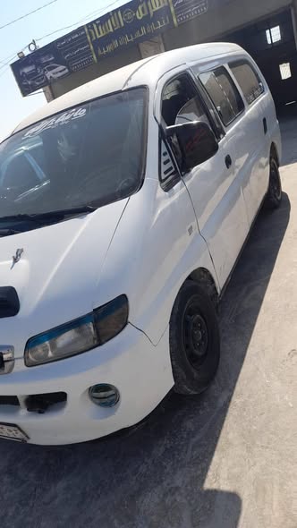 هيونداي H-1 2001 - صورة 2