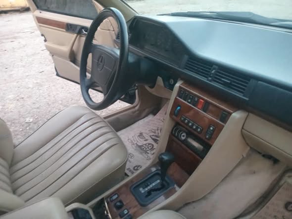 مرسيدس E220 1994 - صورة 2