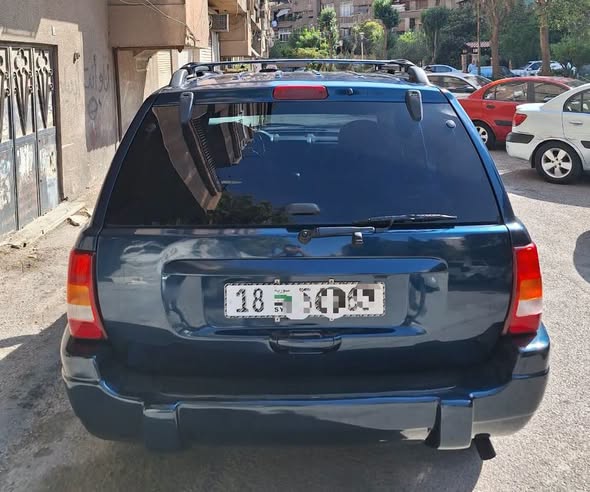 جيب جراند شيروكي 2001 - صورة 3