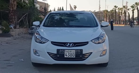 هيونداي إلنترا 2011 - صورة 1