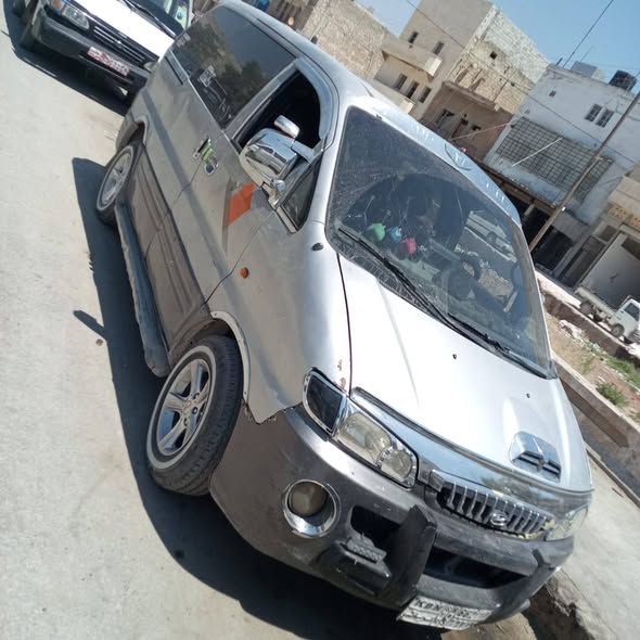 هيونداي H-1 2004 - صورة 1