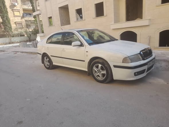 سكودا اوكتافيا 2003 - صورة 2
