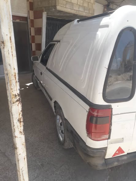 سكودا بيك أب 1997 - صورة 4