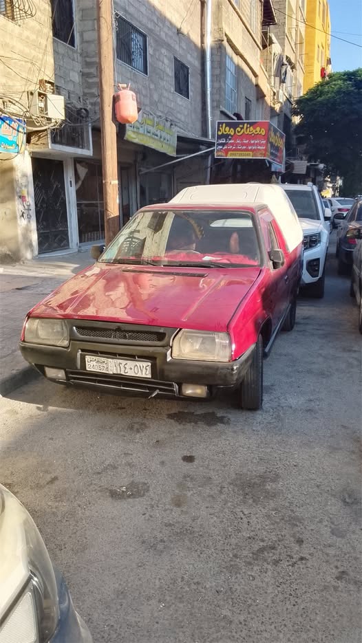 سكودا بيك اب 1994 - صورة 1