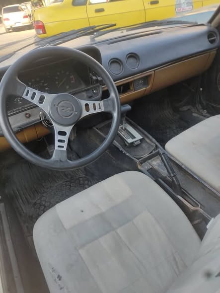 أوبل اسكونا 1977 - صورة 2