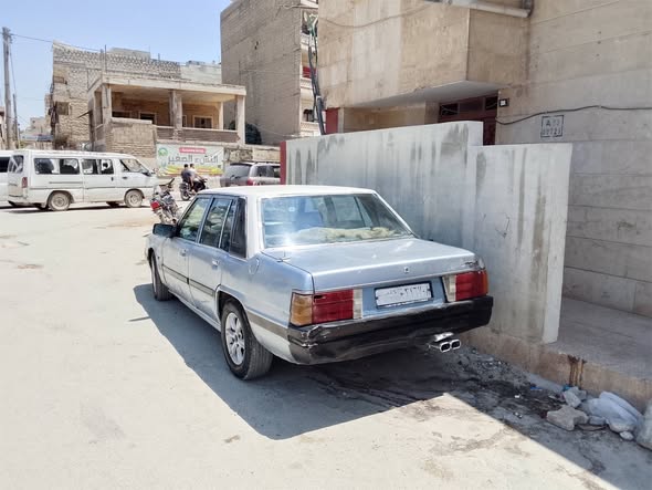 مازدا 929 1983 - صورة 2