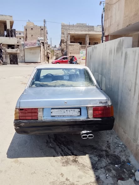 مازدا 929 1983 - صورة 3
