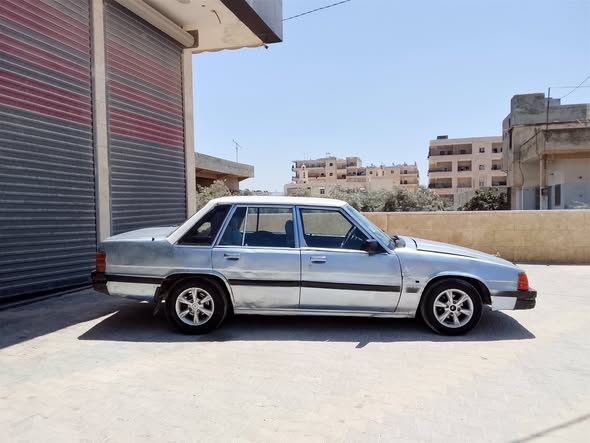 مازدا 929 1983 - صورة 4