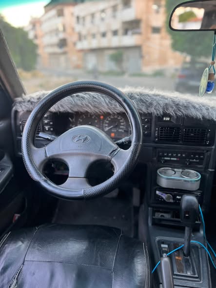 هيونداي سوناتا 1993 - صورة 2