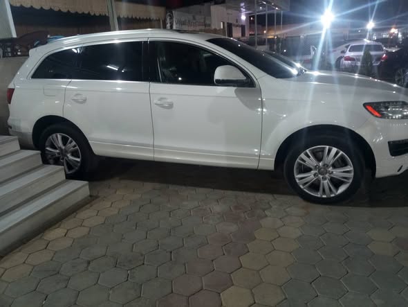 أودي Q7 2011 - صورة 3