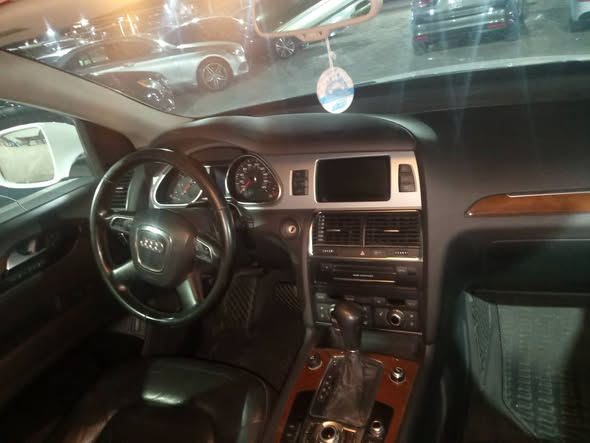 أودي Q7 2011 - صورة 4