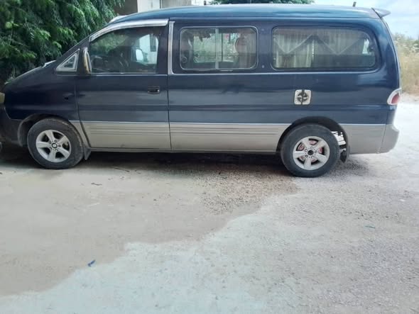 هيونداي ستاريكس 2004 - صورة 1