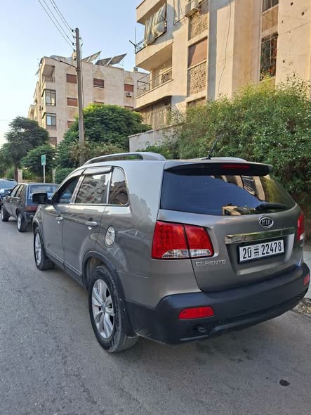 كيا سيرنتو 2010 - صورة 5