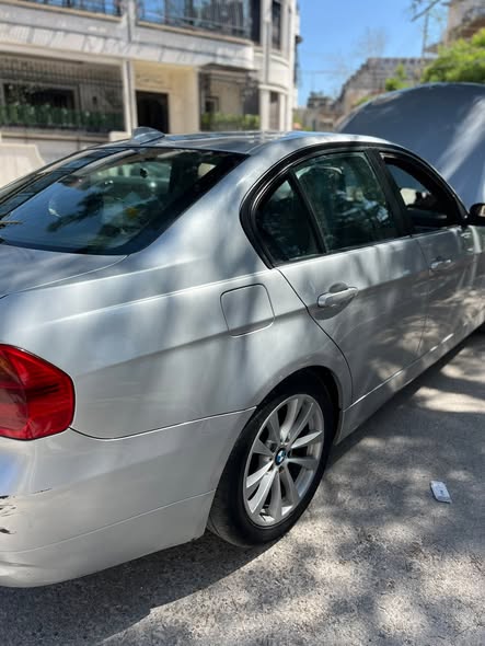 بي إم دبليو 320i 2008 - صورة 5