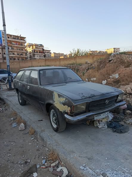 اوبل ريكورد 1977 - صورة 1