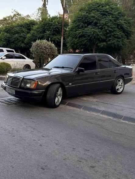 مرسيدس E230 1986 - صورة 5