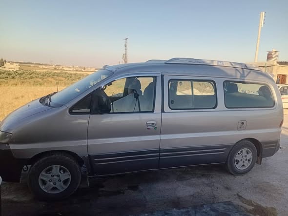 هيونداي H-1 1999 - صورة 2