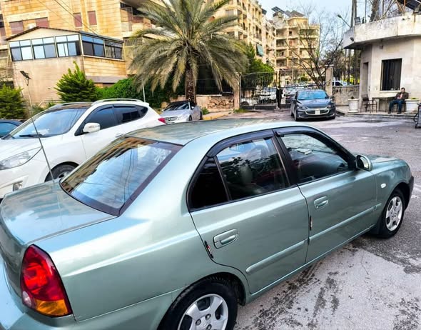 هيونداي إكسنت 2005 - صورة 4