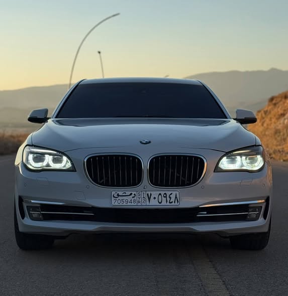 بي إم دبليو 740li 2010 - صورة 1