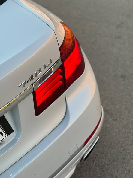 بي إم دبليو 740li 2010 - صورة 5