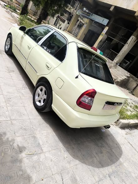 هيونداي فيرنا 2011 - صورة 1