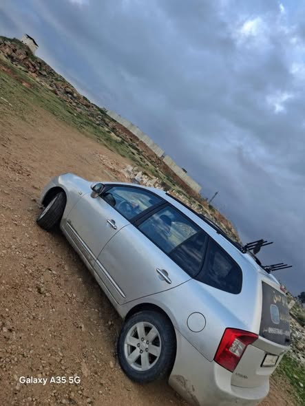 كيا كارينز 2007 - صورة 3