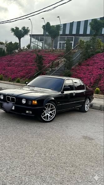 بي إم دبليو 735i 1988 - صورة 1