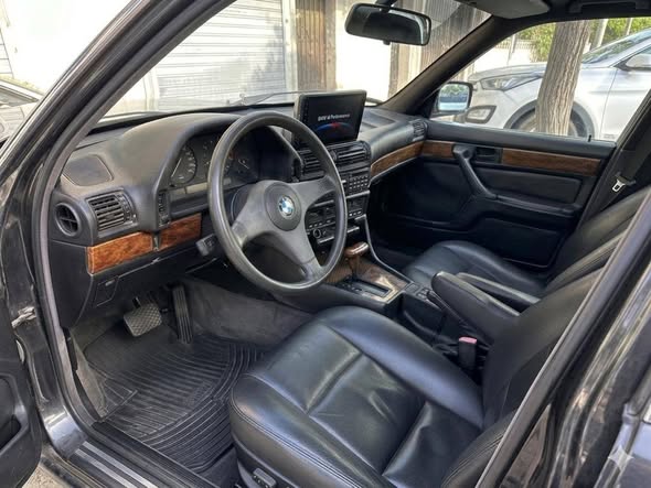 بي إم دبليو 735i 1988 - صورة 5