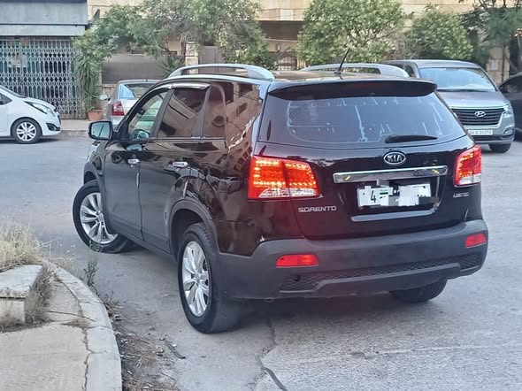 كيا سورينتو 2010 - صورة 3