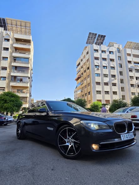 بي ام دبليو 740 2012 - صورة 1