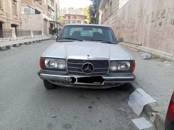 مرسيدس E200 1982 - صورة 3