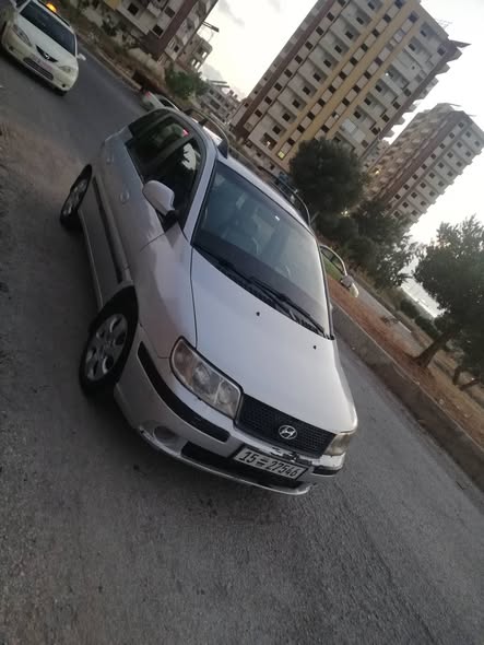 هيونداي لافيتا 2005 - صورة 1