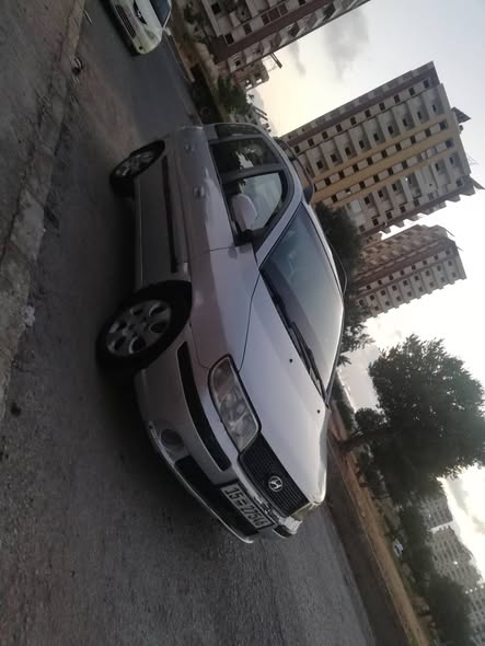 هيونداي لافيتا 2005 - صورة 5