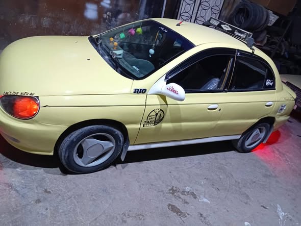 كيا ريو 2002 - صورة 4