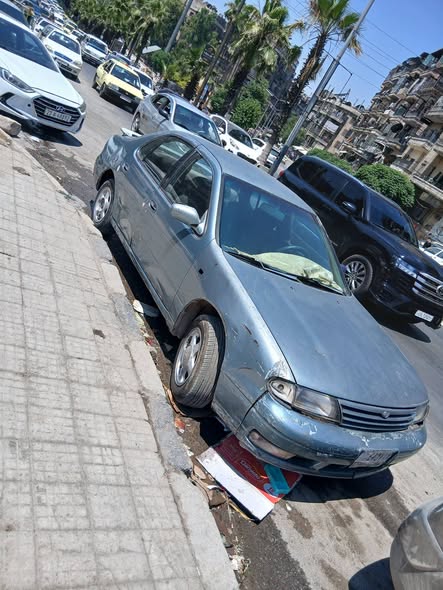نيسان بلوبرد 1995 - صورة 2