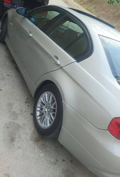 بي إم دبليو 320 2006 - صورة 3