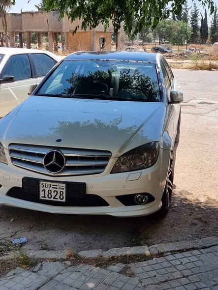 مرسيدس C-Class 2010 - صورة 2