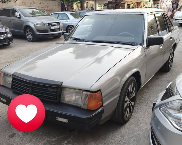 مازدا 929 1982 - صورة 4