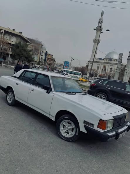 مازدا 929 1981 - صورة 2