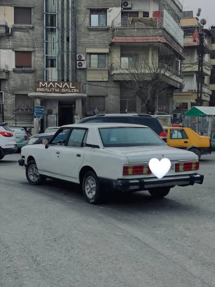 مازدا 929 1981 - صورة 3