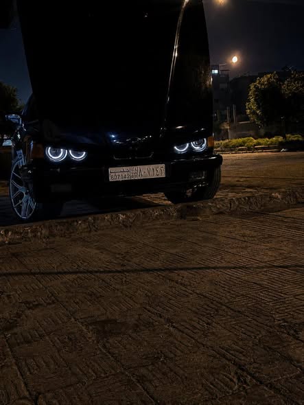 بي إم دبليو 735i 1988 - صورة 5