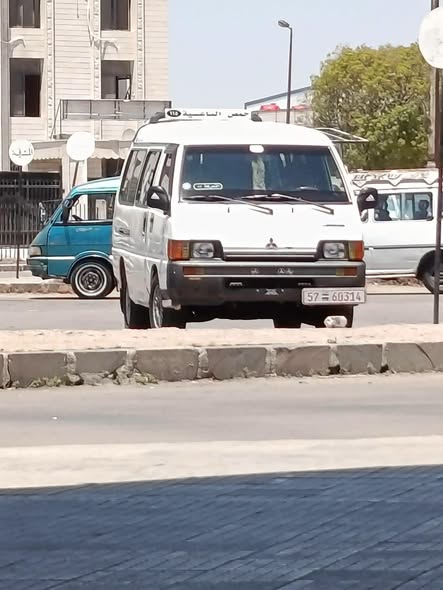ميتسوبيشي سرفيس 1993 - صورة 2