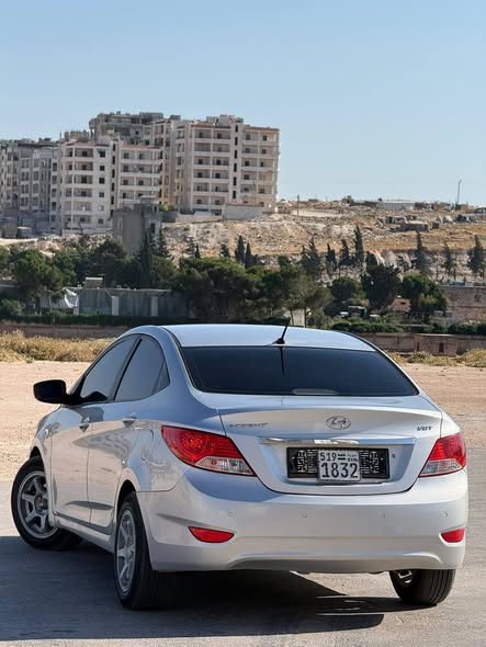 هيونداي اكسنت 2011 - صورة 2
