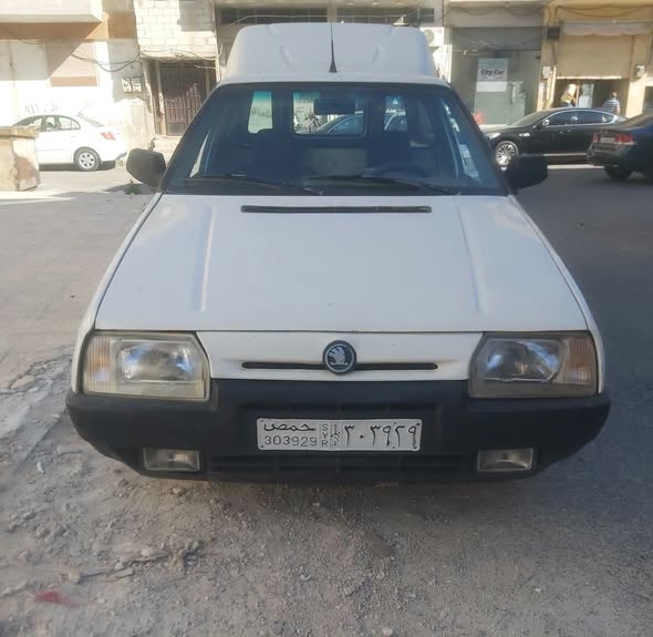 سكودا Pickup 1995 - صورة 1